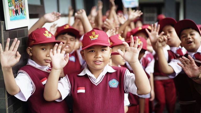83,8% Warga Puas, Perubahan Sekolah Bandung Kian Terasa